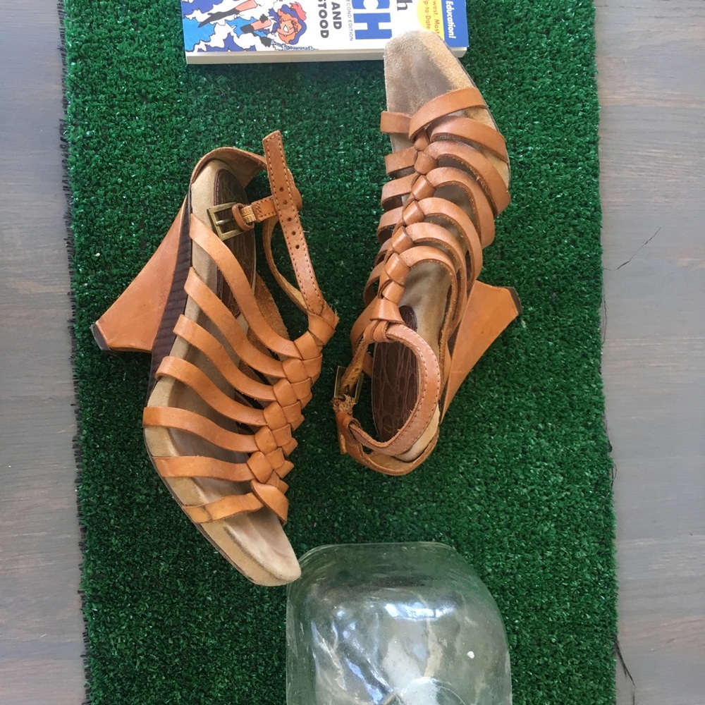 Sam Edelman - Picture 2 of 3